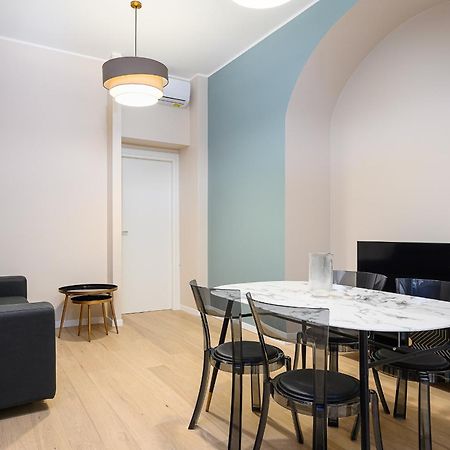 Suites In Porta Garibaldi & Chinatown - City Center Well Connected Милано Екстериор снимка