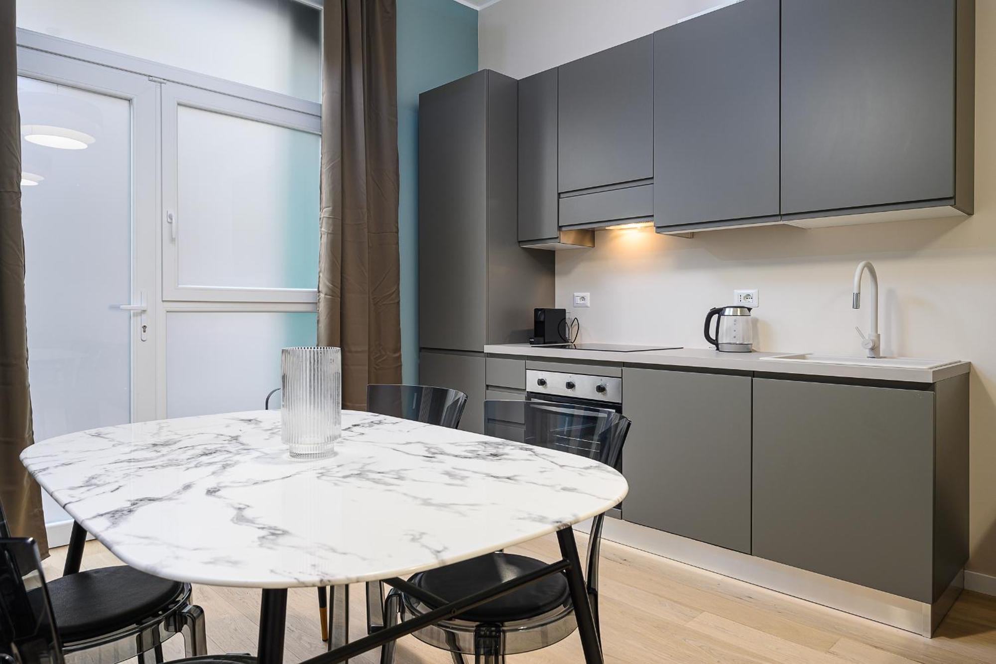 Suites In Porta Garibaldi & Chinatown - City Center Well Connected Милано Екстериор снимка