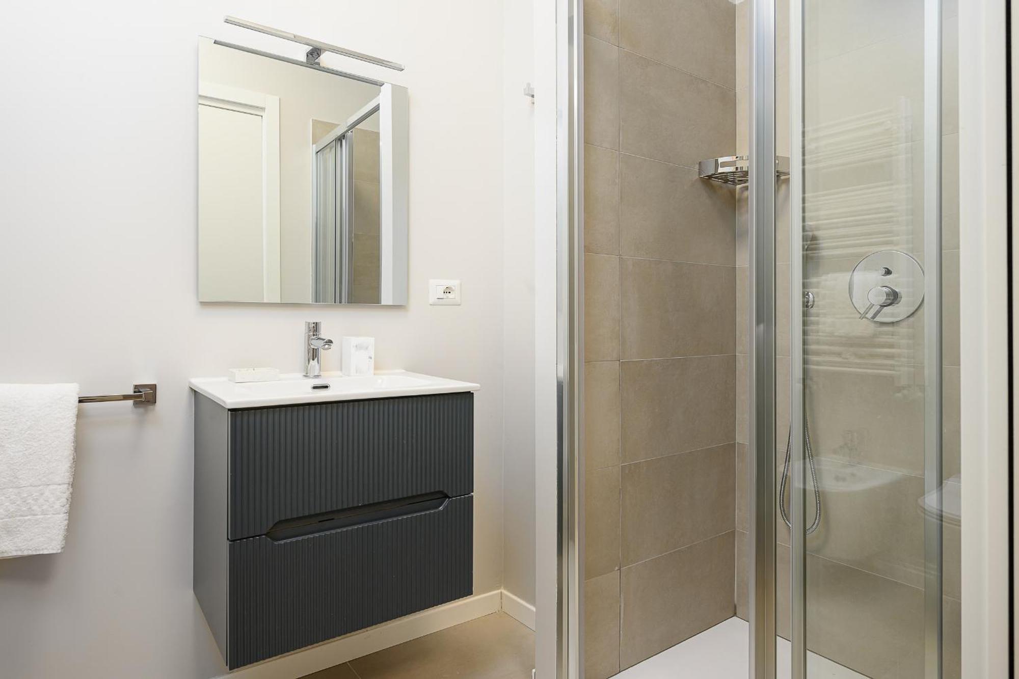 Suites In Porta Garibaldi & Chinatown - City Center Well Connected Милано Екстериор снимка