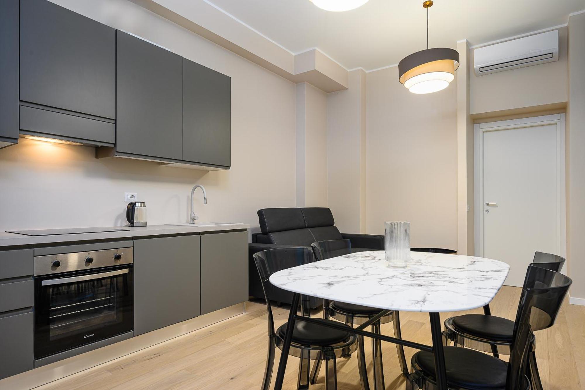 Suites In Porta Garibaldi & Chinatown - City Center Well Connected Милано Екстериор снимка