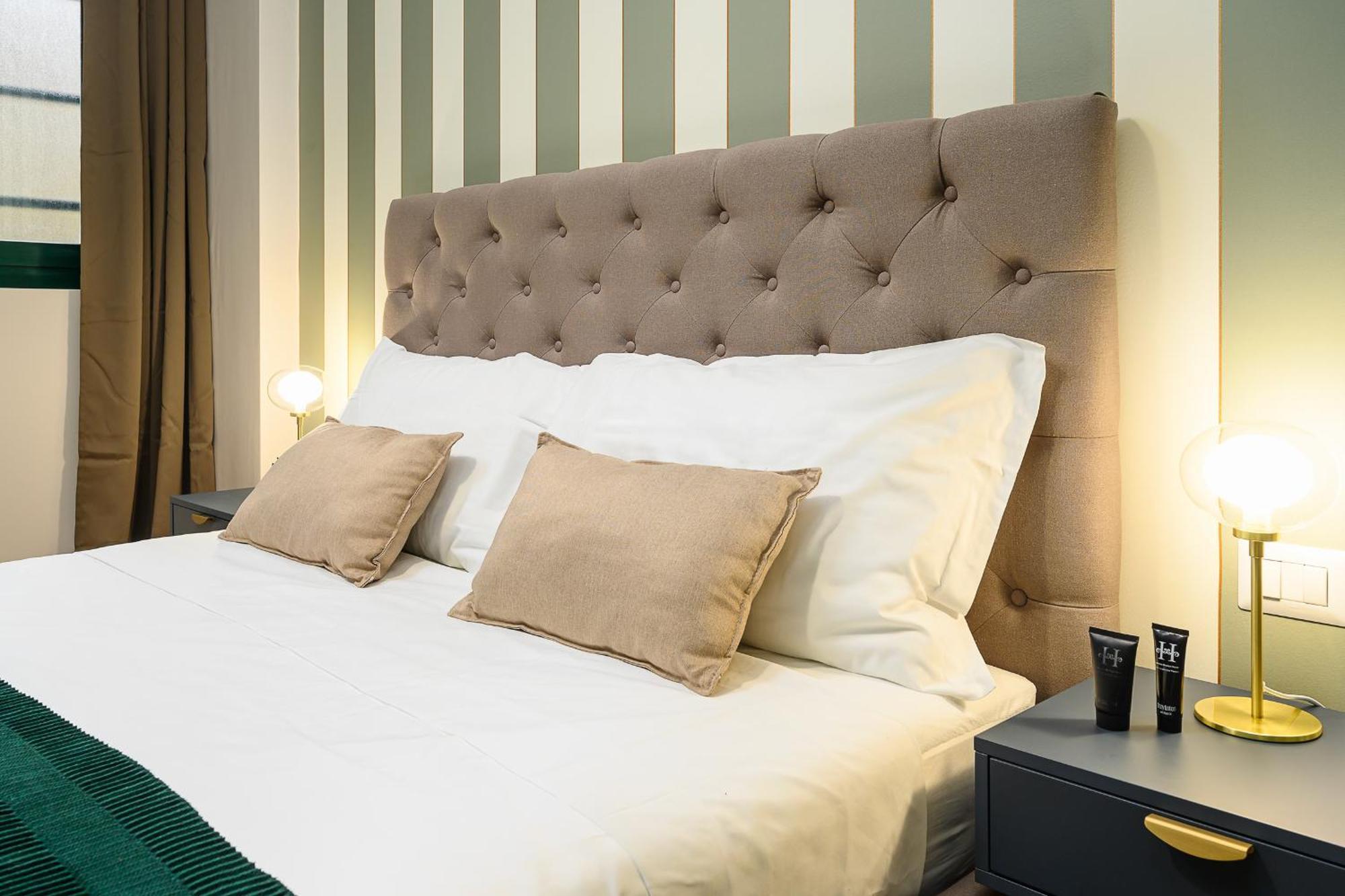 Suites In Porta Garibaldi & Chinatown - City Center Well Connected Милано Екстериор снимка