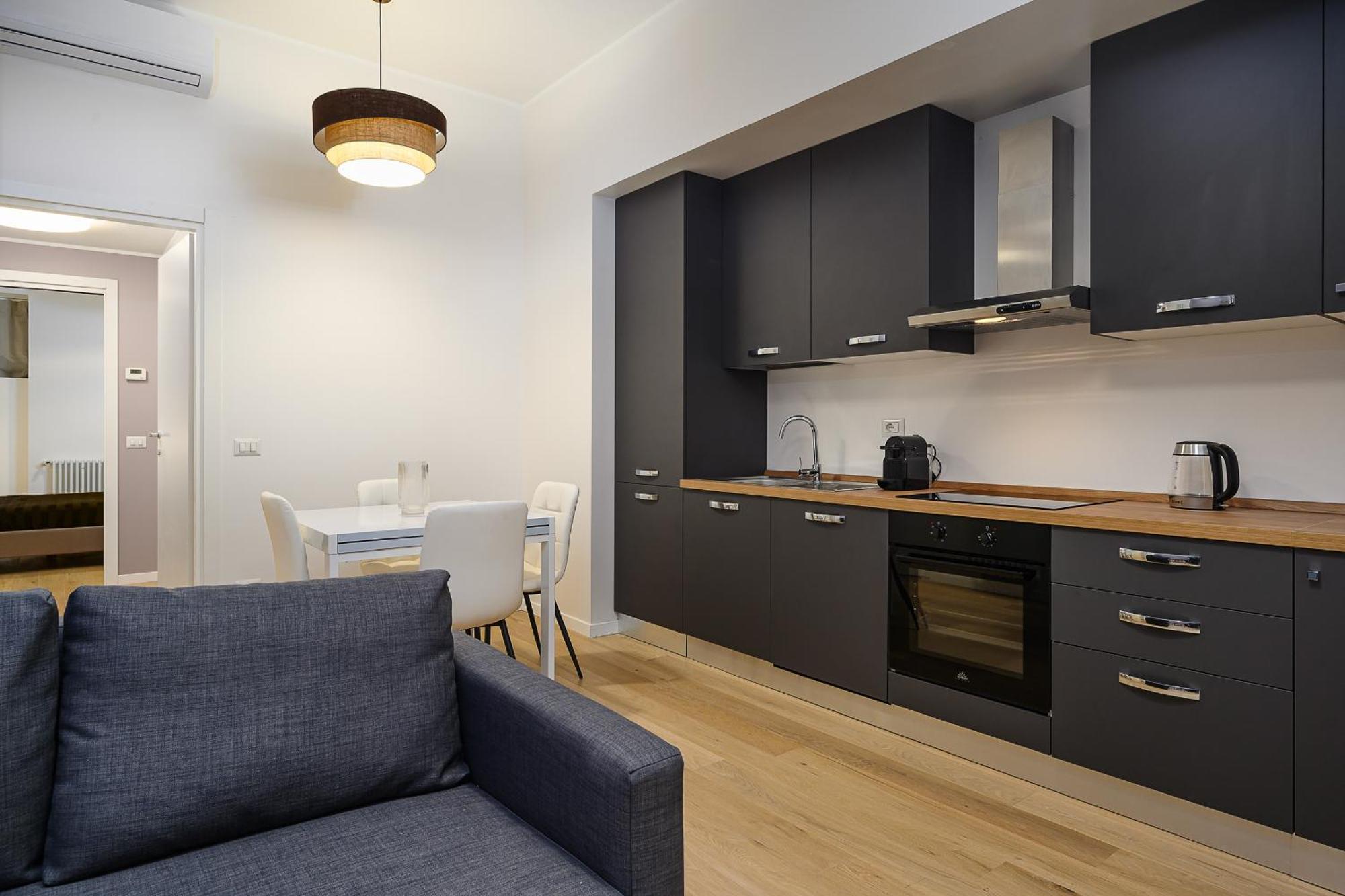 Suites In Porta Garibaldi & Chinatown - City Center Well Connected Милано Екстериор снимка